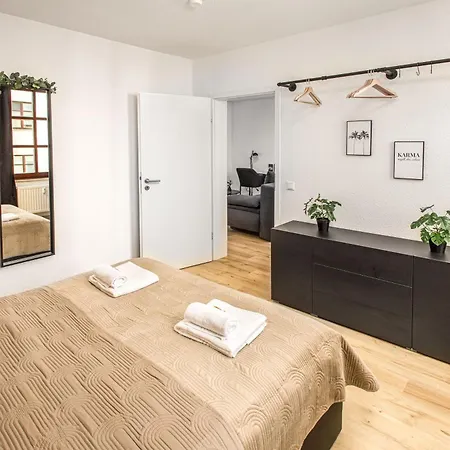 Black Diamond I Zentrum I Parken I Kueche I Wlan I Apartment Magdeburg